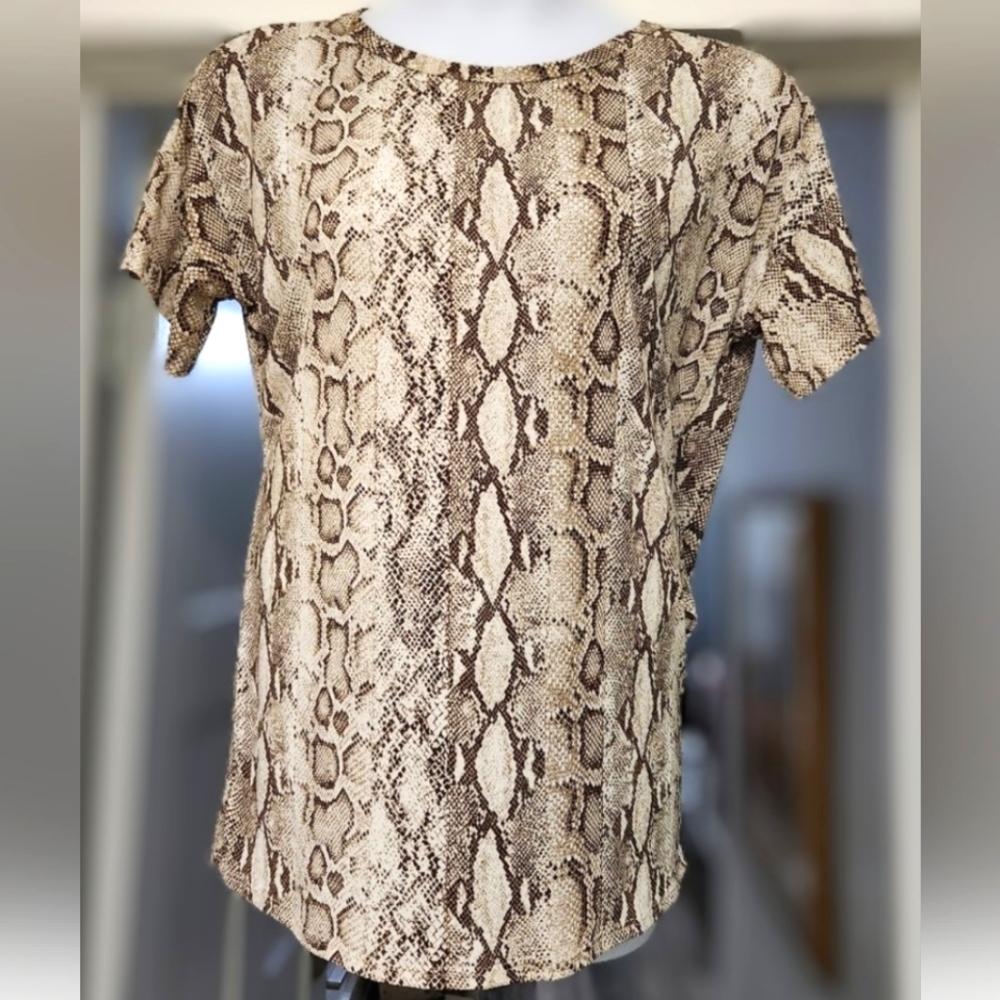 True Love M python print sassy s/s shirt with sweet/fun crossed back.